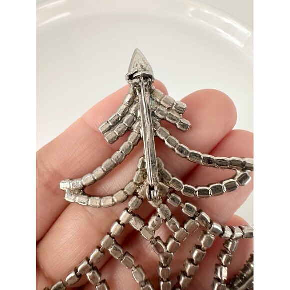 Vintage clear rhinestone Christmas tree brooch pin - Picture 6 of 6